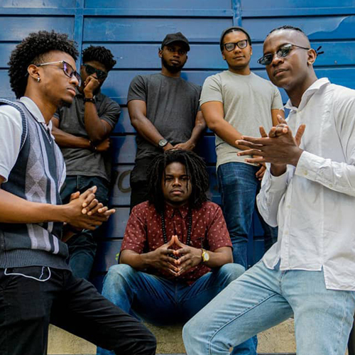 SCHOOL MC es una asociación musical que fusiona el HipHop y reggae con ritmos afrocontemporáneos. Los impulsa la preservación del patrimonio sonoro del Pacífico norte colombiano.